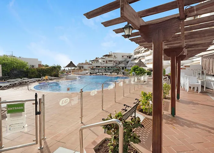 Apartment Geranios 304 *